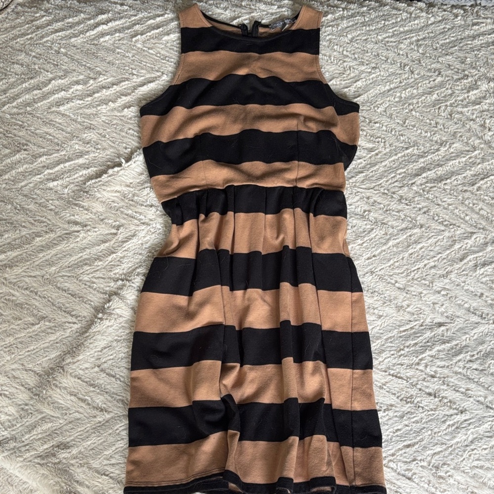 Tinley Road Striped Black and Tan Sleeveless Dress M